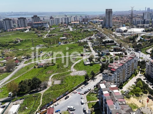 Bahçeşehir'de Satılık 360m² Toplu Konut Arsası